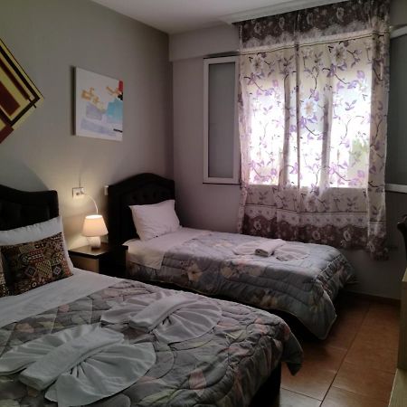 Guest House De Rada Tirana Exterior photo