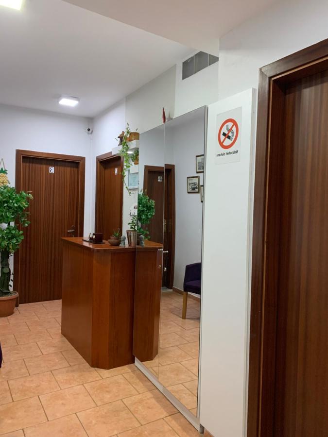 Guest House De Rada Tirana Exterior photo