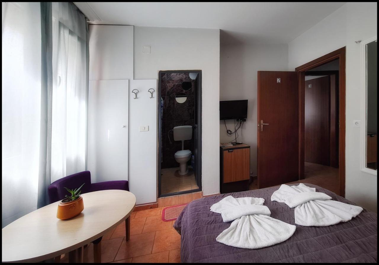 Guest House De Rada Tirana Exterior photo